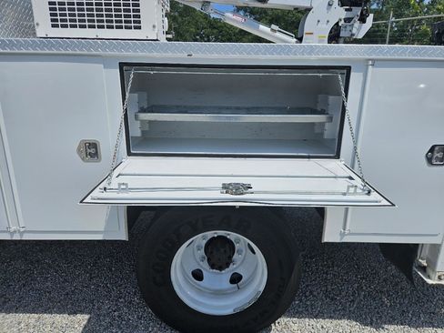 Used 2022 Ford F650 2WD Regular Cab Super Duty image 14