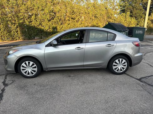 Used 2013 MAZDA MAZDA3 i Sport image 3