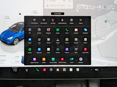 Used 2023 Tesla Model Y Long Range image 31