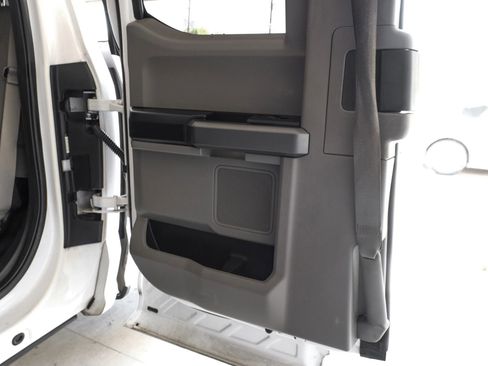 Used 2015 Ford F150 XLT image 36