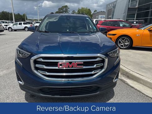 Used 2020 GMC Terrain SLE w/ Driver Convenience Package FWD image 3