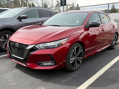 Used 2023 Nissan Sentra SR w/ Trunk Package image 4