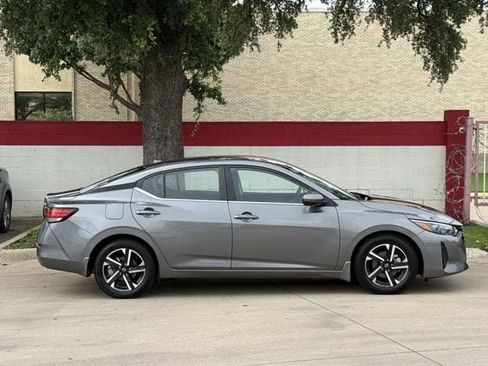 Used 2024 Nissan Sentra SV FWD image 3