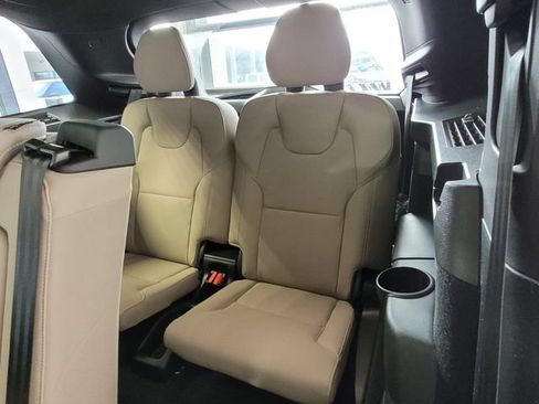 New 2026 Volvo XC90 T8 Plus w/ Protection Package Premier AWD/4WD image 15