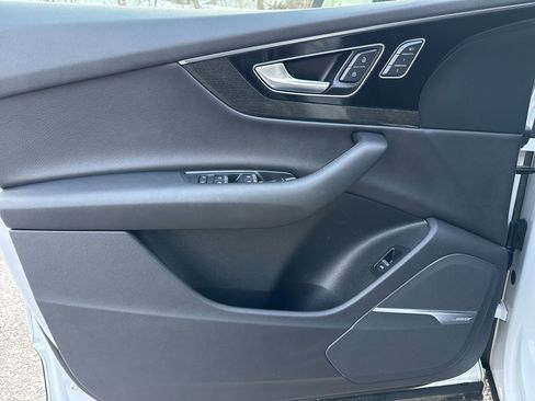 Used 2018 Audi Q7 3.0T Premium Plus image 22