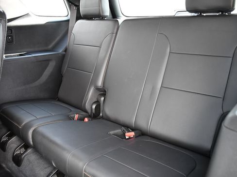 Used 2021 Chevrolet Traverse Premier w/ LPO, Floor Liner Package AWD/4WD image 23