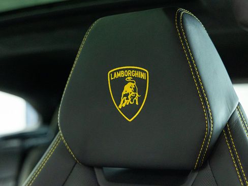 Used 2024 Lamborghini Urus S AWD/4WD image 36