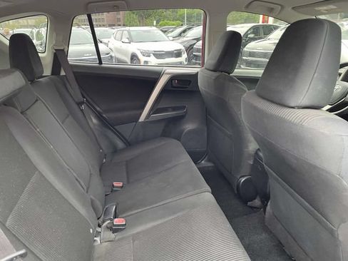 Used 2016 Toyota RAV4 LE FWD image 12