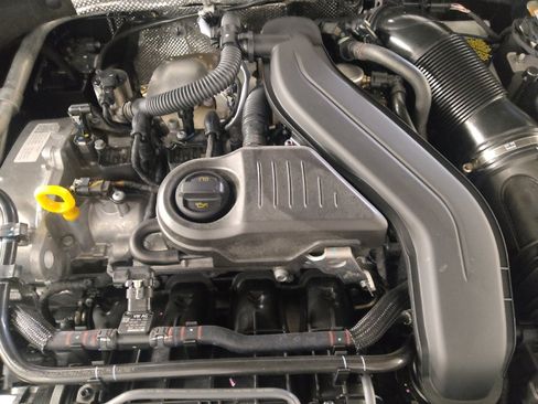 Used 2025 Volkswagen Jetta SE FWD image 30