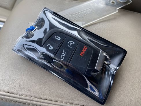 Used 2018 Jeep Grand Cherokee Overland image 39