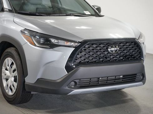 Used 2025 Toyota Corolla Cross L image 4