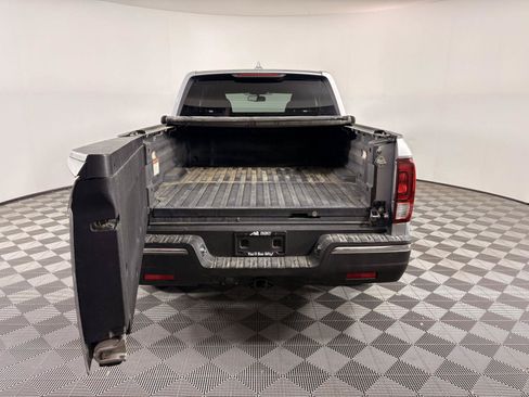 Used 2017 Honda Ridgeline RTL-T image 6