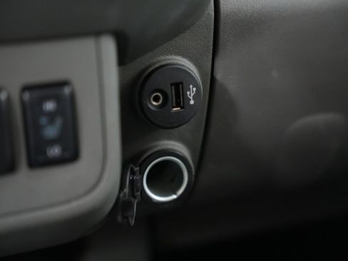 Used 2021 Nissan Frontier SV w/ Midnight Edition Floor Mats image 43