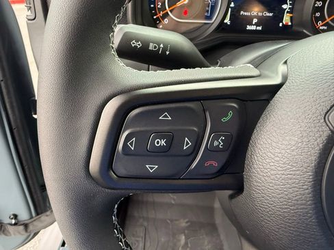 Used 2025 Jeep Wrangler Unlimited Rubicon image 25