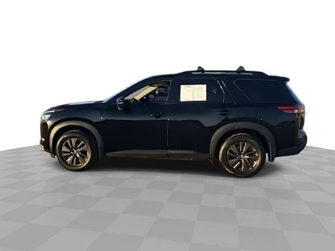 Used 2022 Nissan Pathfinder SV w/ SV Premium Package image 5