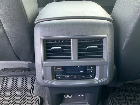 Used 2018 Volkswagen Atlas SEL Premium image 15