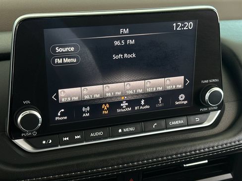 Used 2023 Nissan Rogue SV FWD image 25