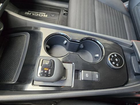 Used 2025 Nissan Rogue SV AWD/4WD image 27