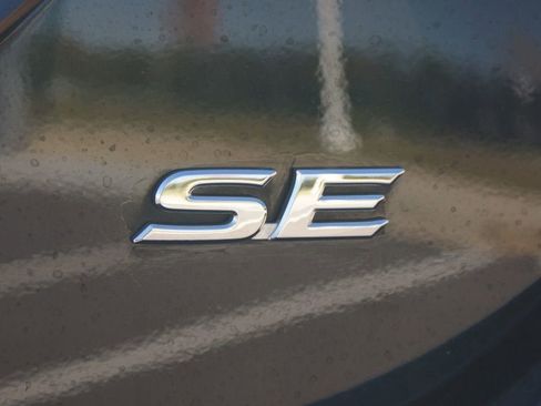 Used 2023 Toyota Camry SE image 17