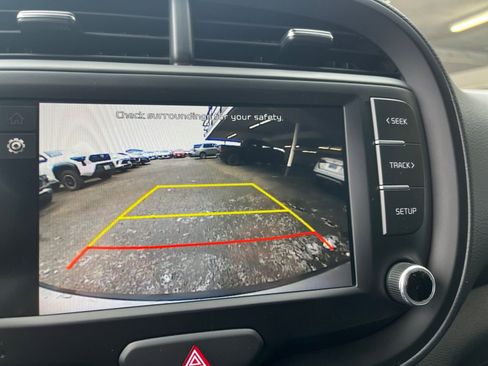 Used 2025 Kia Soul LX w/ LX Technology Package image 24