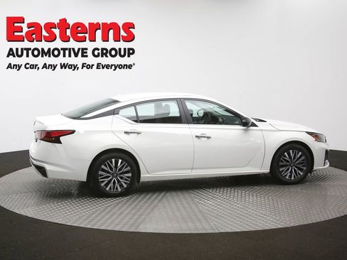 Used 2025 Nissan Altima 2.5 SV FWD image 43