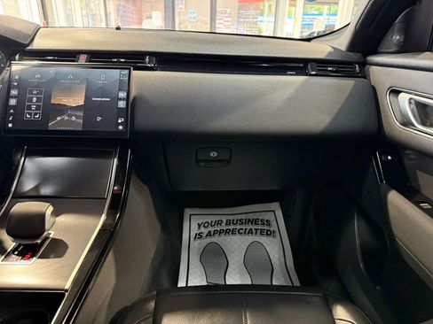 Used 2025 Land Rover Range Rover Velar Dynamic SE AWD/4WD image 18