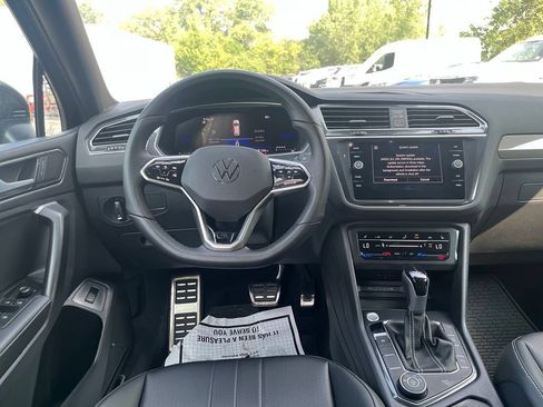 Certified 2024 Volkswagen Tiguan SE R-Line AWD/4WD image 21