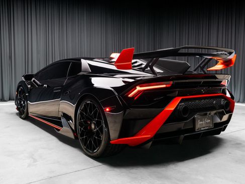 Used 2021 Lamborghini Huracan STO RWD image 47