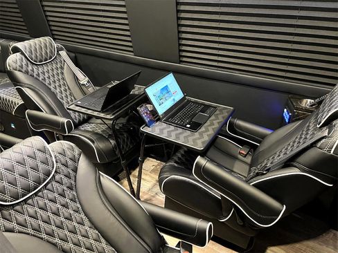 Used 2024 Mercedes-Benz Sprinter 3500 image 33