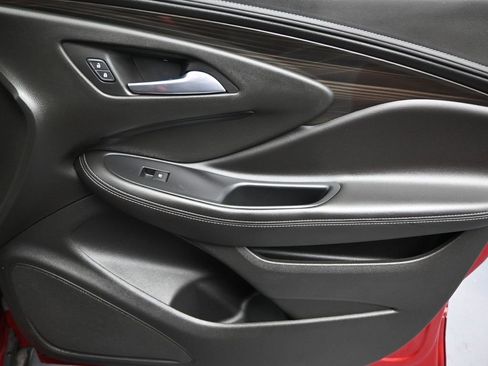 Used 2020 Buick Envision Essence image 28