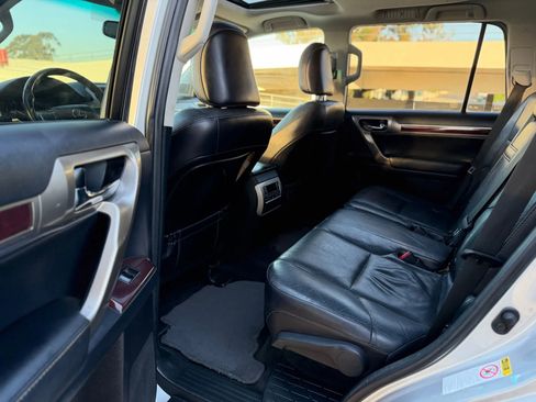 Used 2014 Lexus GX 460 image 20