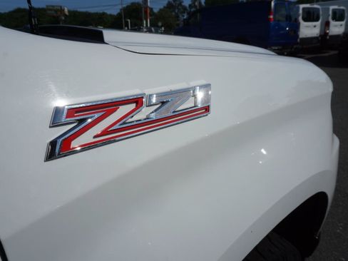 Used 2019 Chevrolet Silverado 1500 Custom Trail Boss w/ Custom Convenience Package AWD/4WD image 4