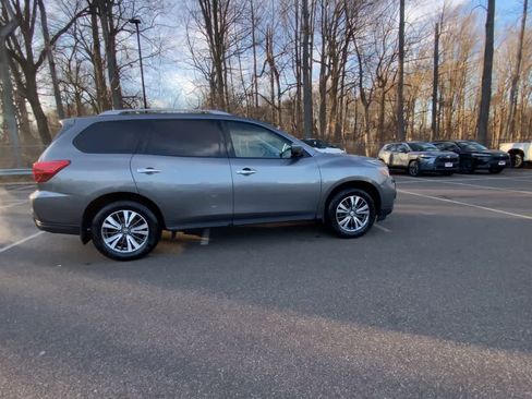 Used 2018 Nissan Pathfinder S image 14
