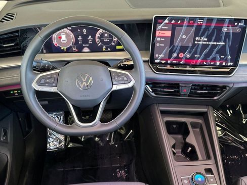 New 2026 Volkswagen Tiguan SE image 13