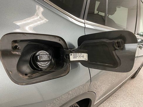 Used 2018 Volkswagen Tiguan SEL image 26