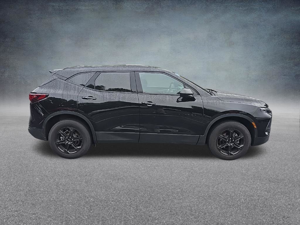 Used 2023 Chevrolet Blazer LT w/ Midnight/Sport Edition FWD image 10