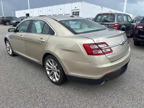 Used 2018 Ford Taurus Limited w/ Driver Assist Package FWD image 4