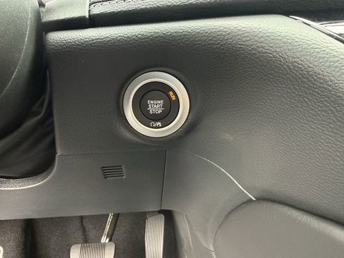 New 2026 Chrysler Pacifica Limited w/ S Appearance Package image 32