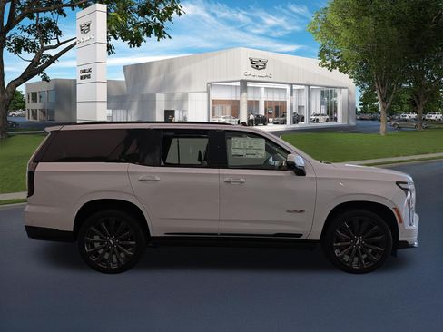 New 2026 Cadillac Escalade V AWD/4WD image 2