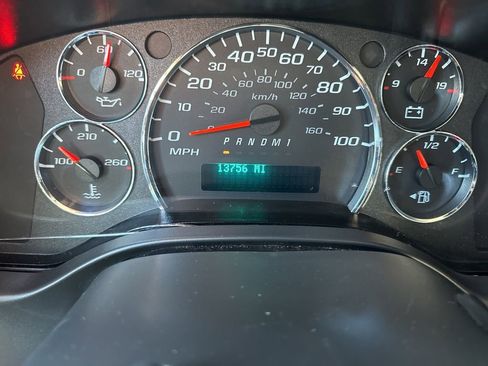 Used 2024 Chevrolet Express 2500 w/ Driver Convenience Package image 19