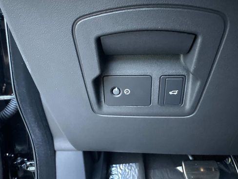 New 2026 Land Rover Range Rover Velar Dynamic SE image 33