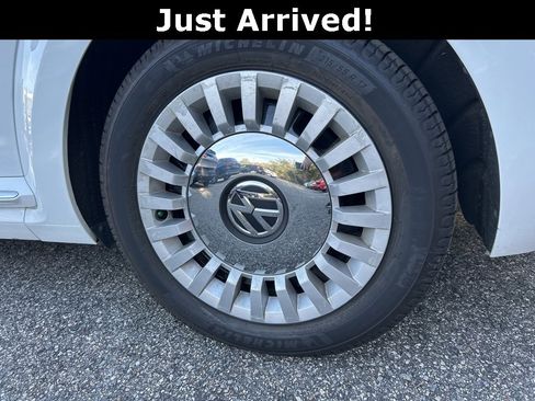 Used 2015 Volkswagen Beetle 1.8T image 5