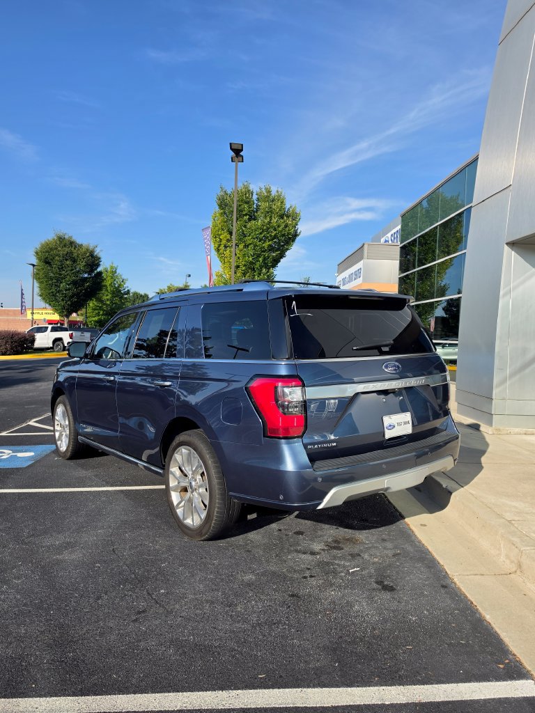 Used 2019 Ford Expedition Platinum RWD image 3
