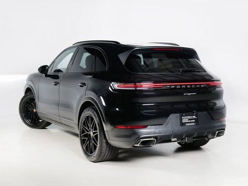 Certified 2026 Porsche Cayenne AWD/4WD image 3