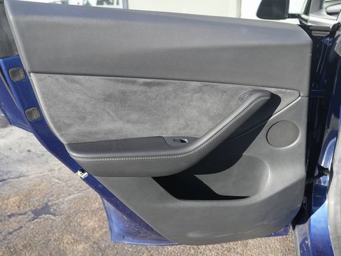 Used 2021 Tesla Model Y Long Range image 29