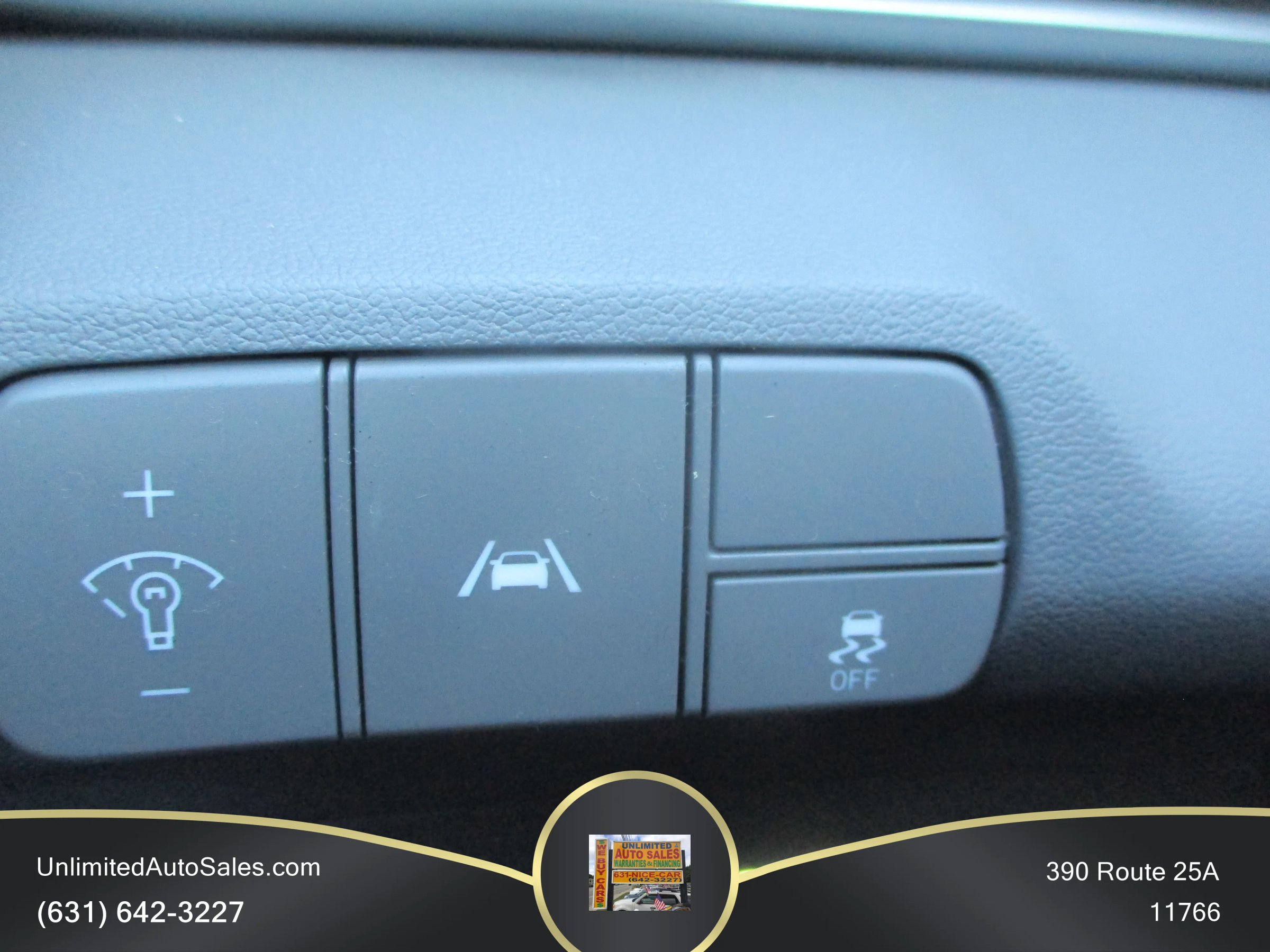 Used 2022 Hyundai Elantra SEL w/ Convenience Package FWD image 11