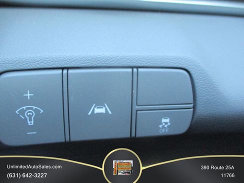 Used 2022 Hyundai Elantra SEL w/ Convenience Package FWD image 11