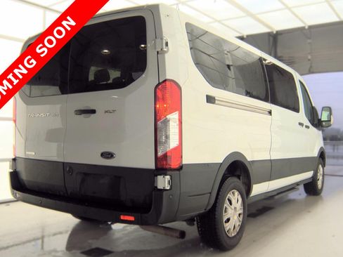 Used 2023 Ford Transit 350 XLT RWD image 5
