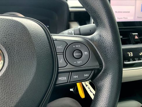 Certified 2021 Toyota Corolla LE FWD image 43