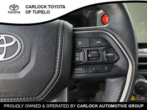 Used 2025 Toyota 4Runner TRD Off-Road Premium AWD/4WD image 32